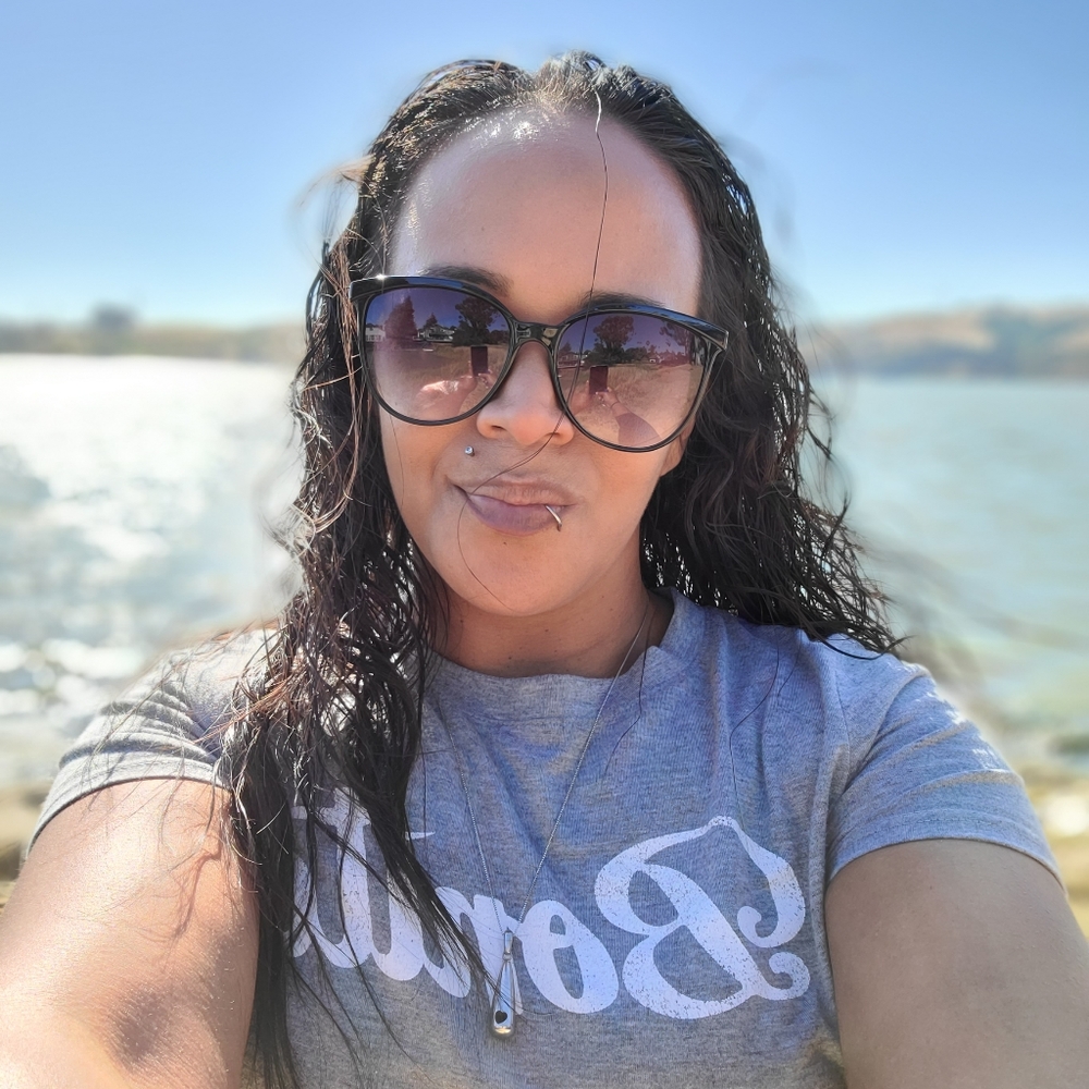 Meet your Posher, Yolanda